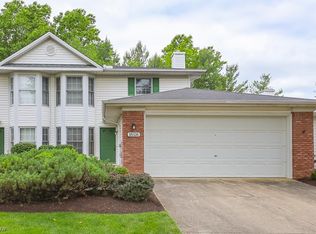 18326 Woodside Xing S, Strongsville, OH