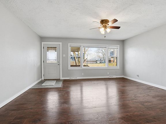 4th image of 1504 W Loren Street