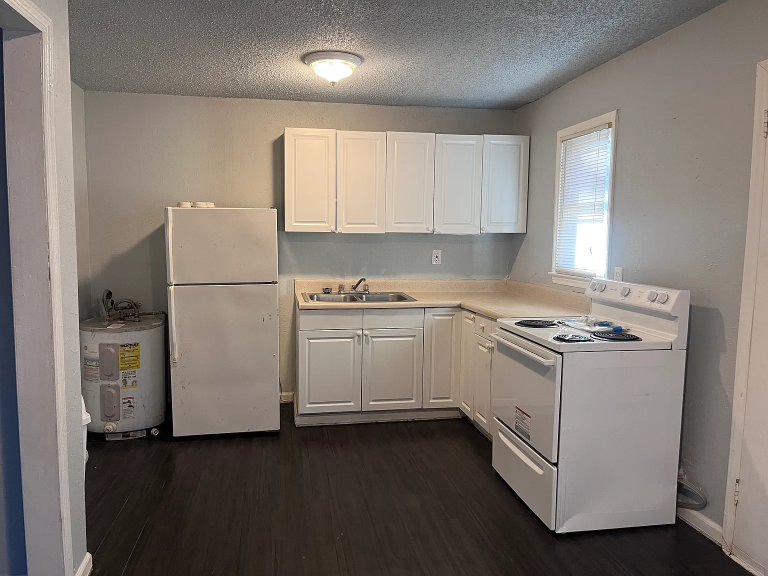 2 bed, 900 sqft, $1,000 — Photo 3