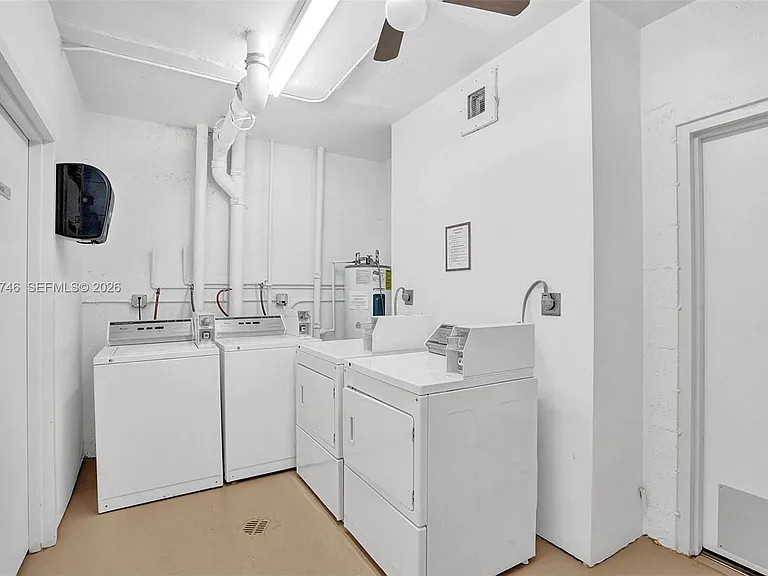 400 N Riverside Dr #410 — Photo 26