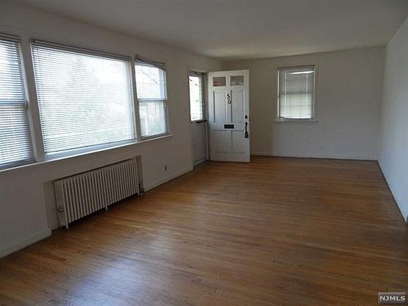 2nd image of 56 Nolton St