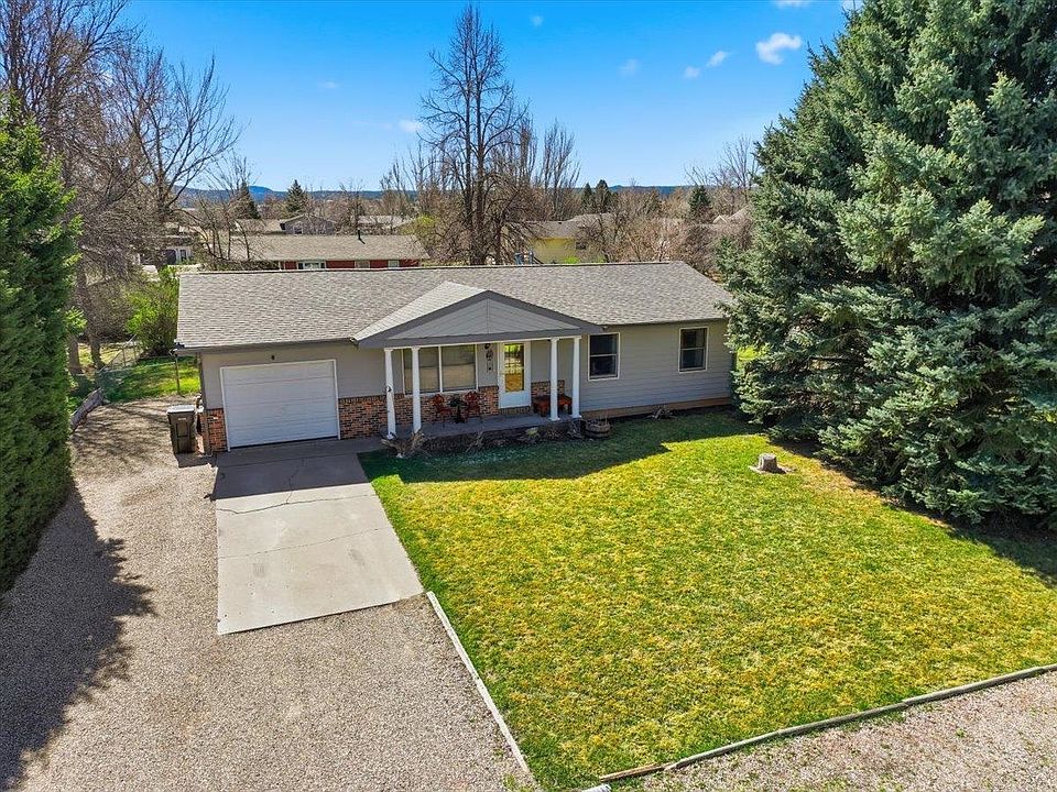 1st image of 6 Pearson Dr