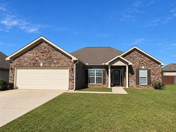 12371 Huntington Village Dr, Northport, AL 35475