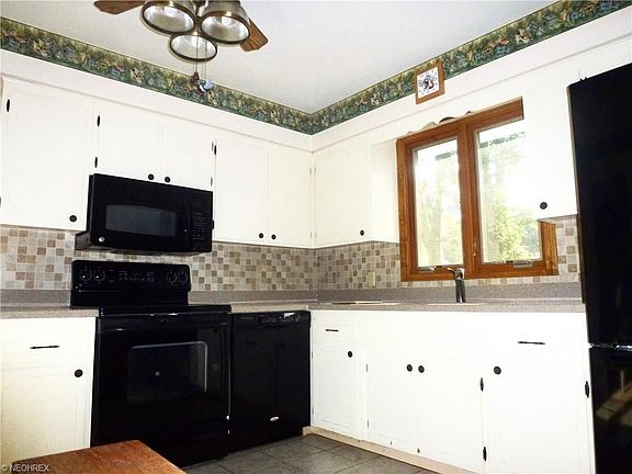 5th image of 4480 Camellia Ln