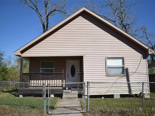 214 E Jack St, Baytown, TX 77520