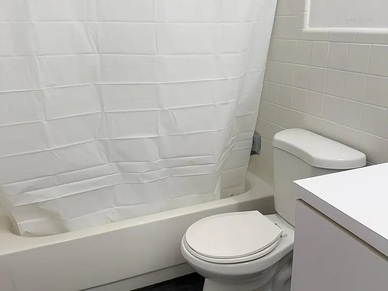 6400 NE 18th Ave #11 — Photo 14