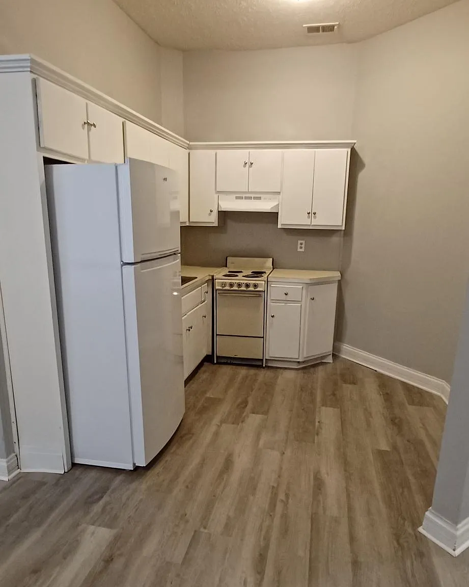 2 bed, $775 — Photo 3