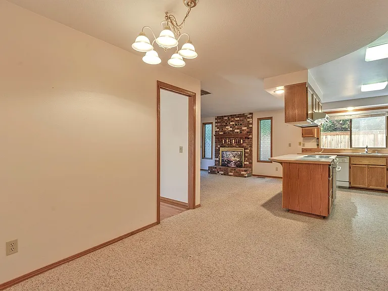 6540 SW 204th Pl — Photo 7