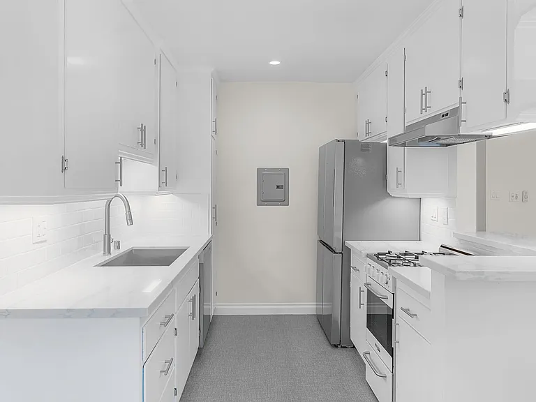 1701 Washington Way #2 — Photo 4