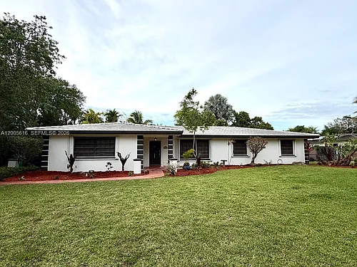 7625 SW 180th Ter Photo 1