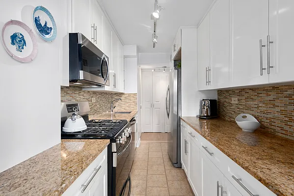 Sold by Douglas Elliman | media 20