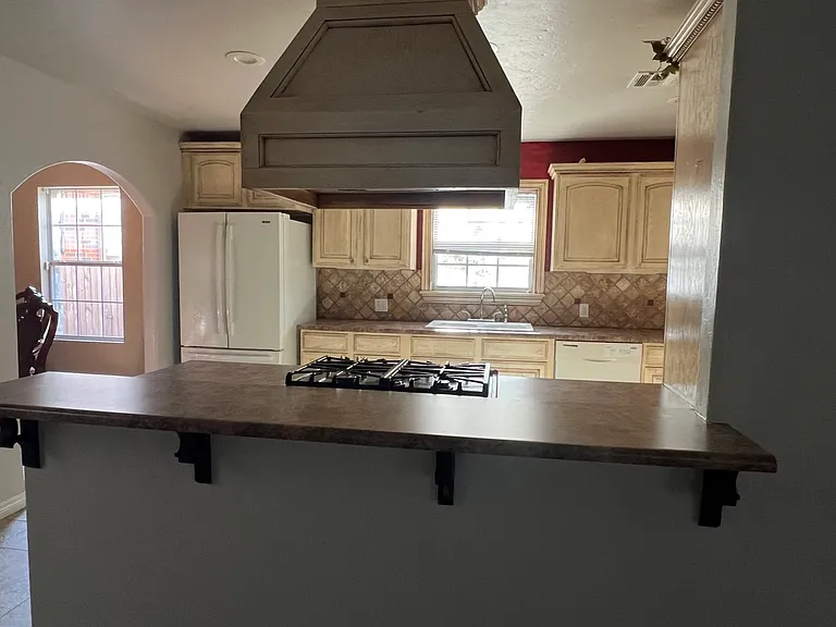 713 SW 49th St — Photo 15