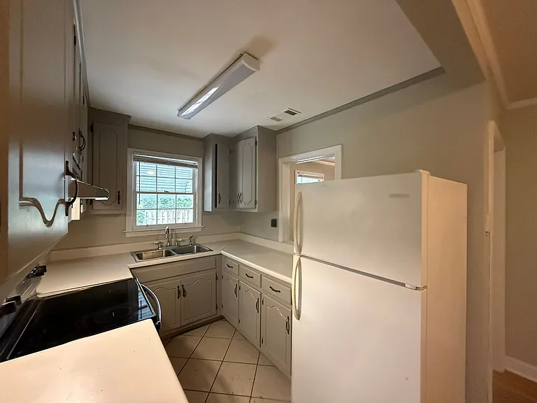 219 Vista Cir — Photo 1