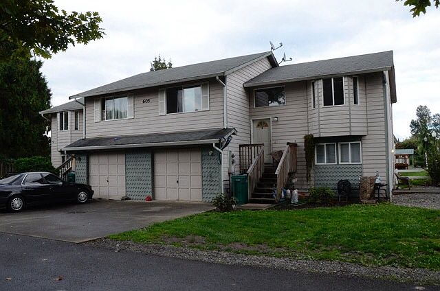 1st image of 605 37th St SE