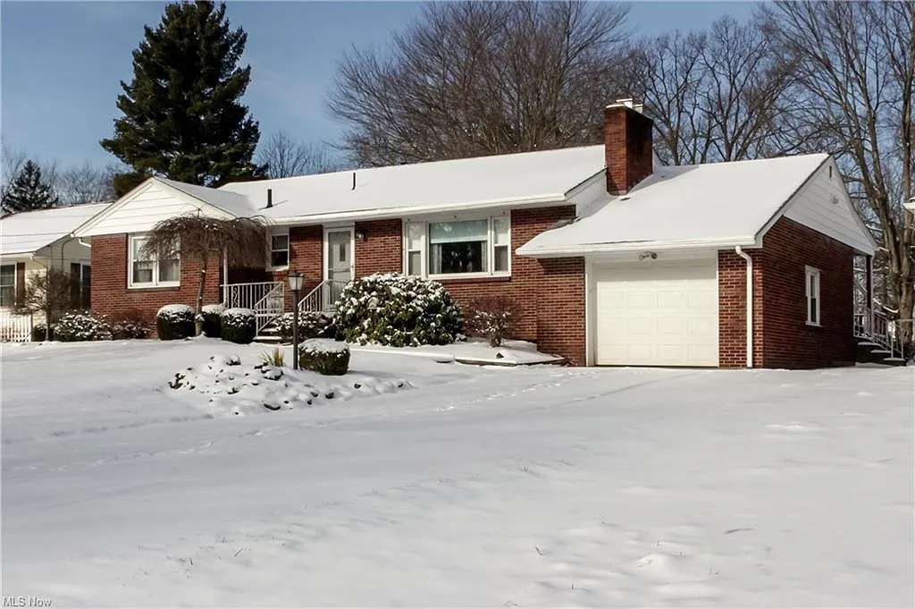 1336 Westover Dr SE photo 1