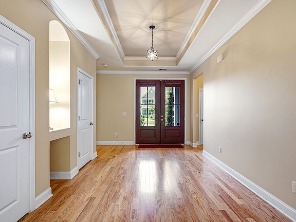 4th image of 242 Hyacinth Loop