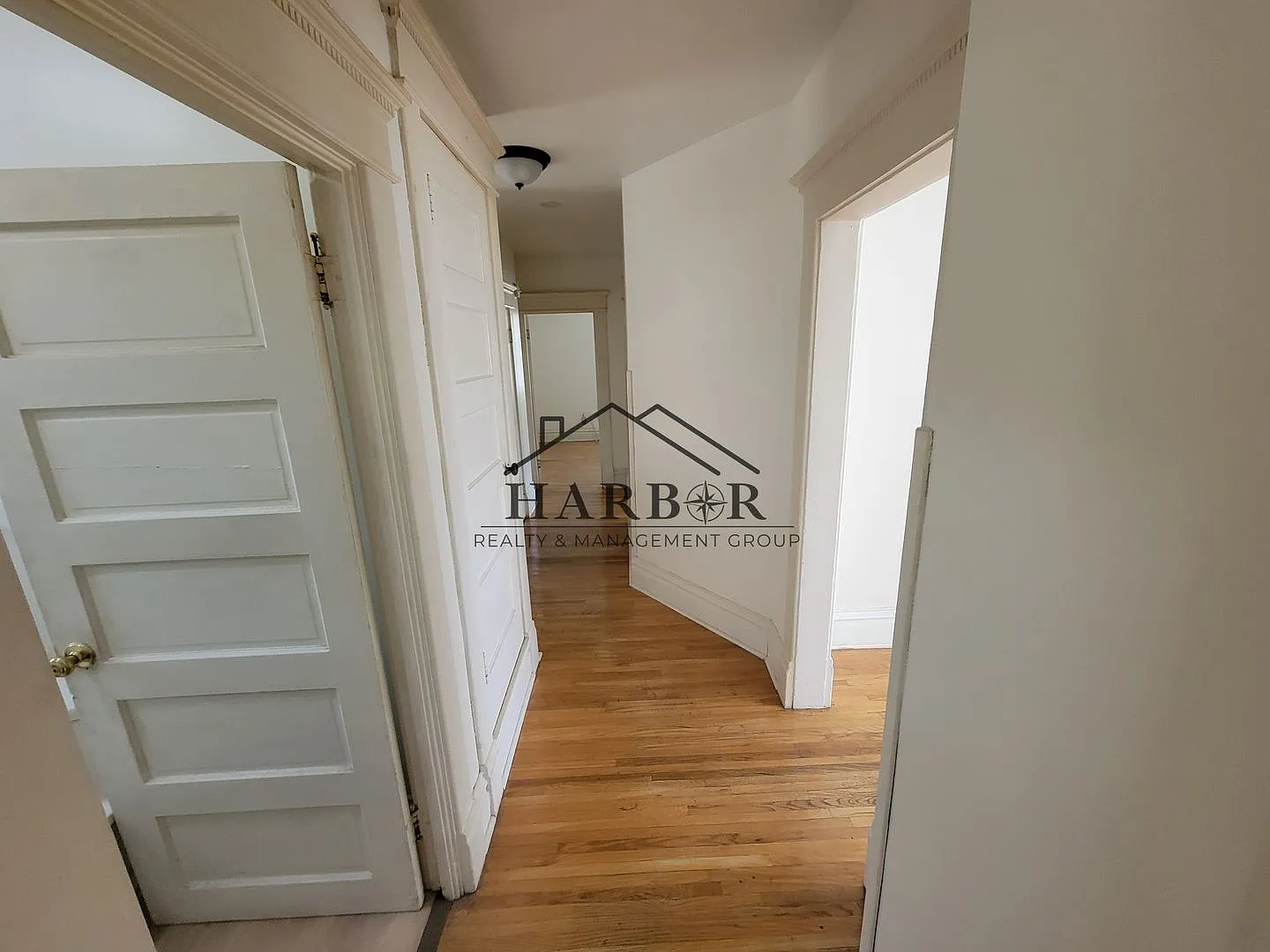 711 1st Dr NW-B — Photo 3