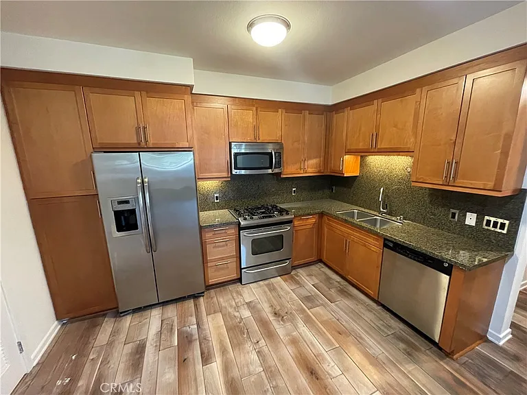 530 S Primrose Ave — Photo 11