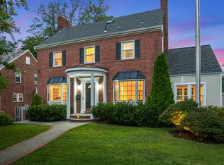 2612 S Joyce St, Arlington, VA 22202