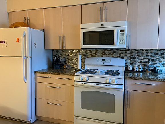 3rd image of 2147 N Harlem Ave Front 315