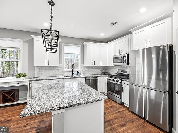 5th image of 238 Observation Pointe