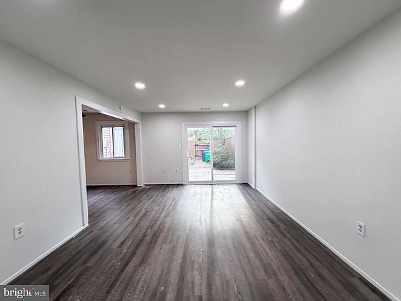 3rd image of 706 Kaplan Ct