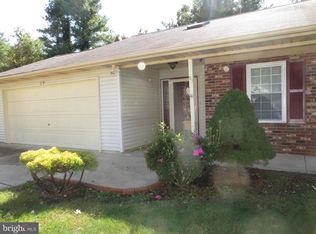 57 Lake View Ter, Columbus, NJ 08022