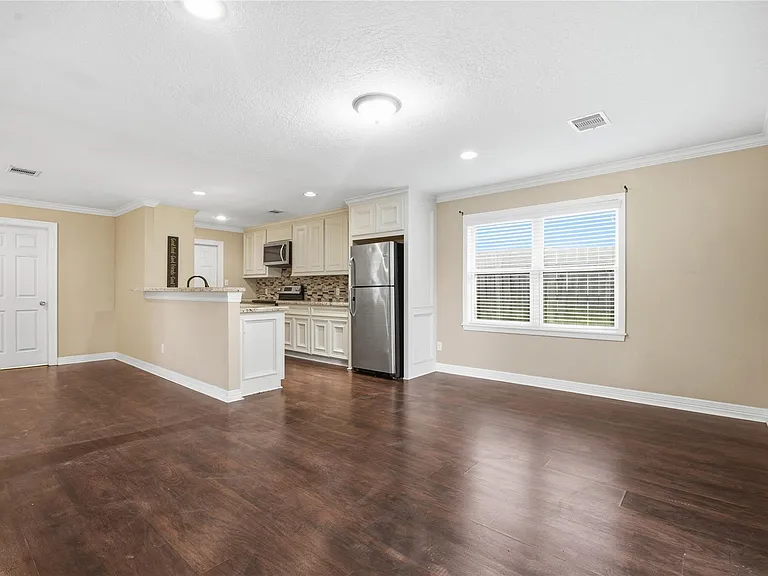 505 Malvern Ave — Photo 5