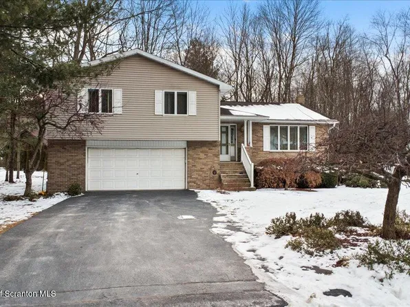 13 Evergreen Dr, Jermyn, PA 18433