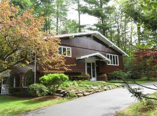 17 Apple Tree Ln, Manchester, ME 04351