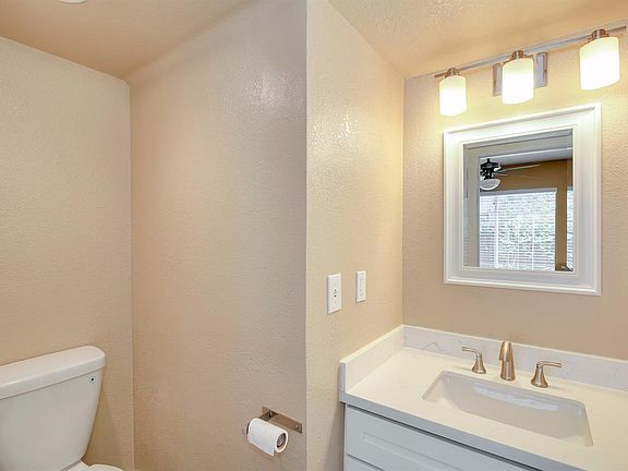4th image of 838 Tranquil Ln