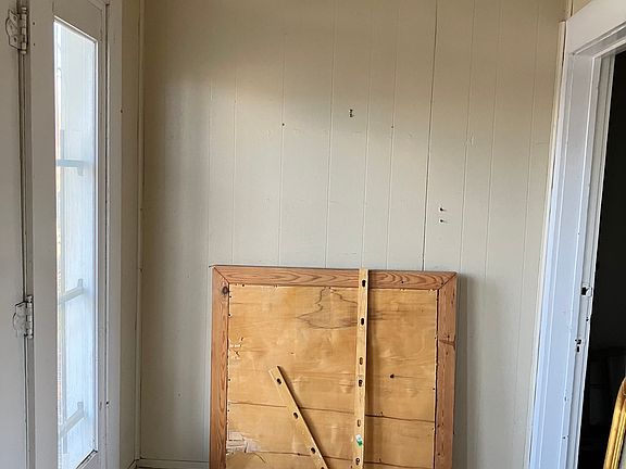 3rd image of 2424 Buena Vista
