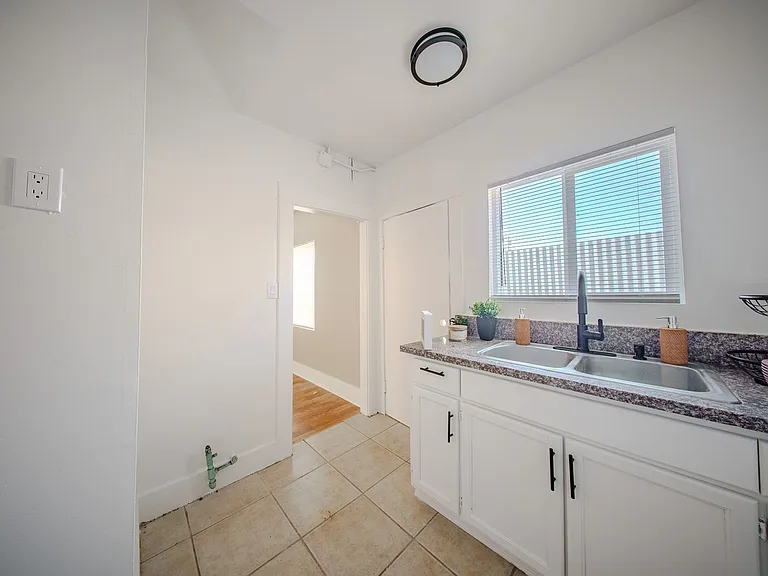 1335 Junipero Ave — Photo 8