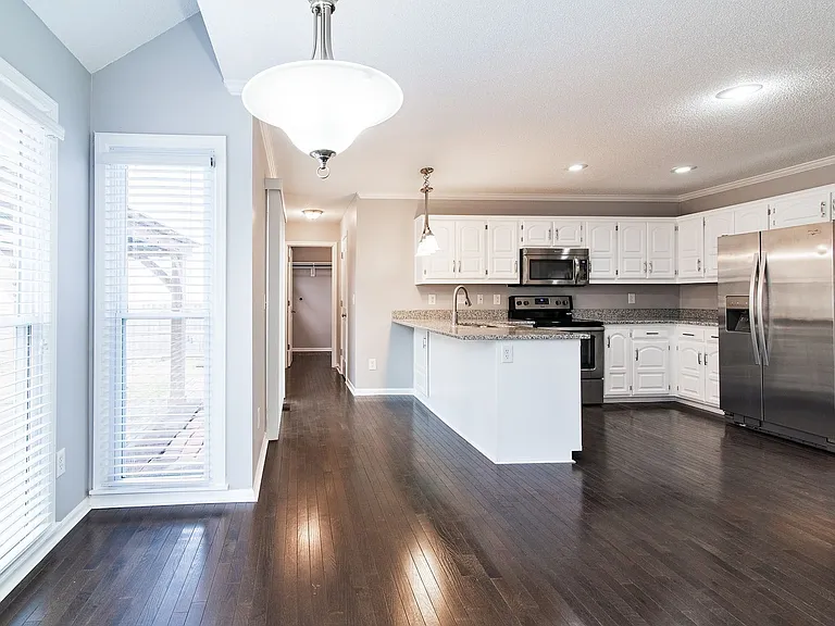 15704 Outlook St — Photo 12