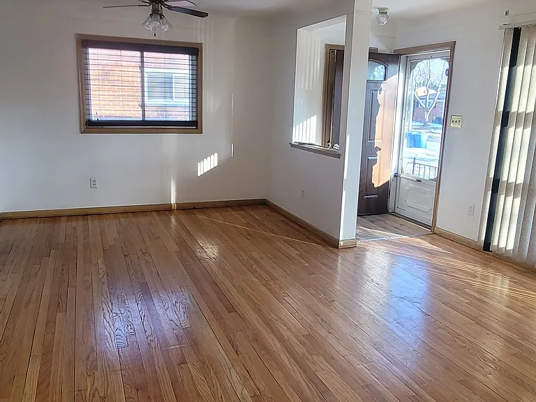 26620 Baldwin St — Photo 4