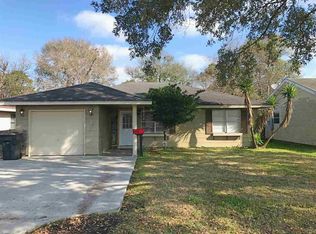 3018 Maple Ave, Groves, TX 77619