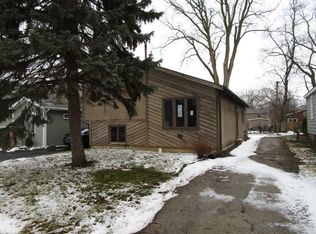 1623 Round Lake Dr, Round Lake Beach, IL 60073