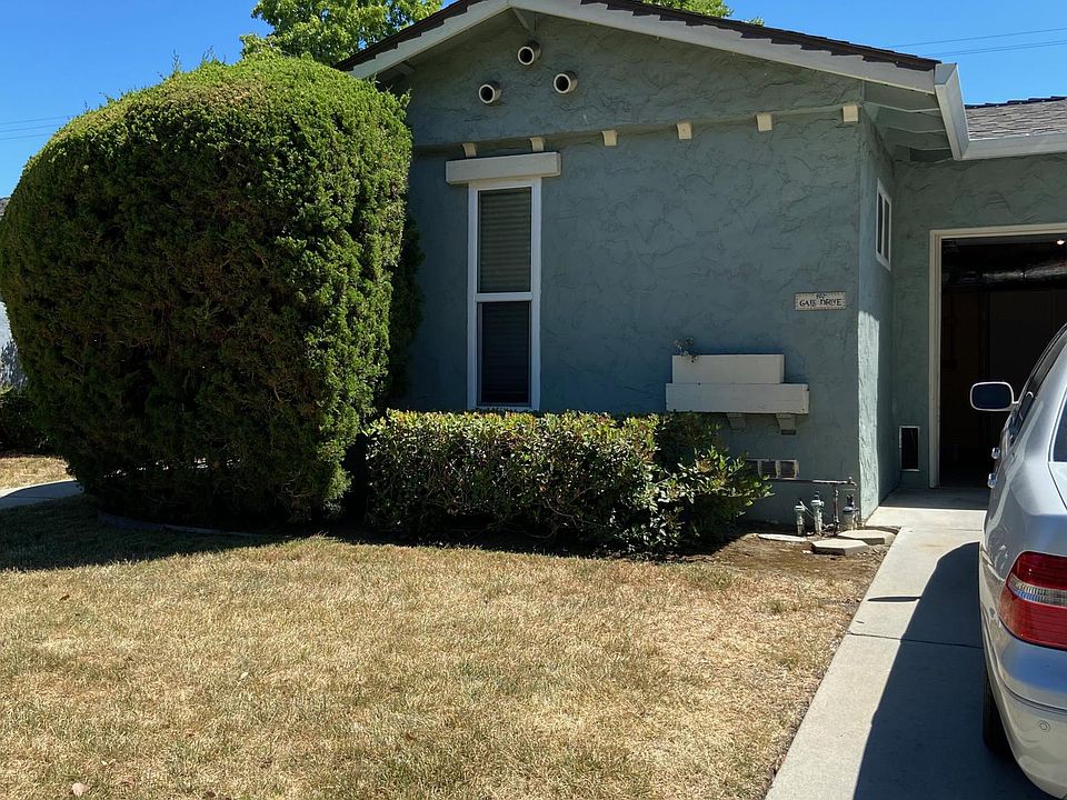 1st image of 970 Gale Dr