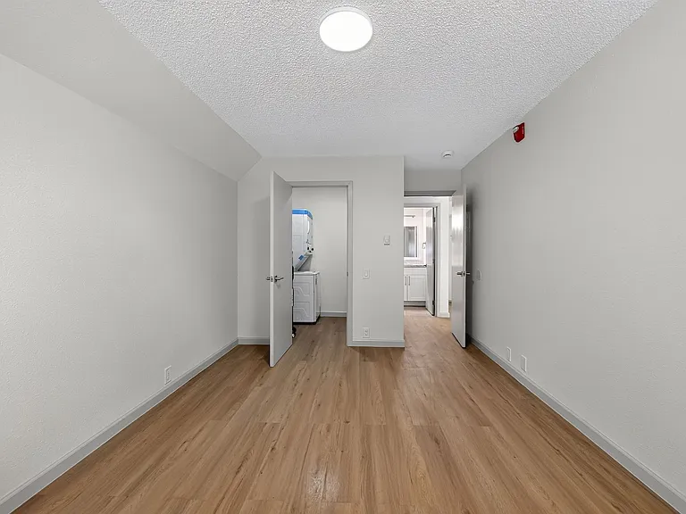 The Clover Apartments — Photo 9