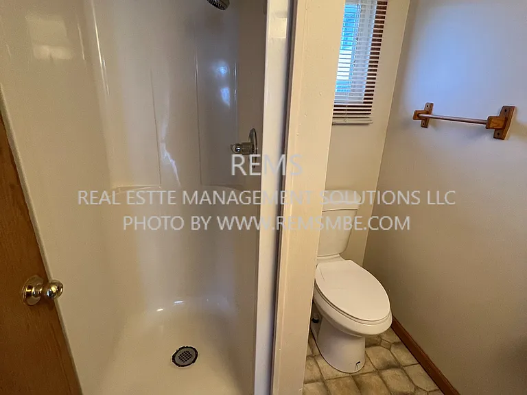 151 W Adams St #1 — Photo 3