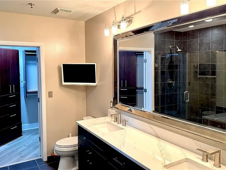 1080 Peachtree St NE #2110 — Photo 37