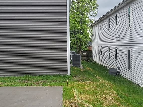 2nd image of 425 Edwards Ave #2