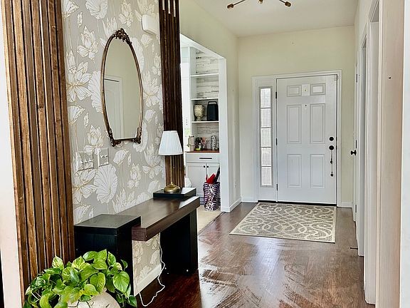 4th image of 5632 Mercier St