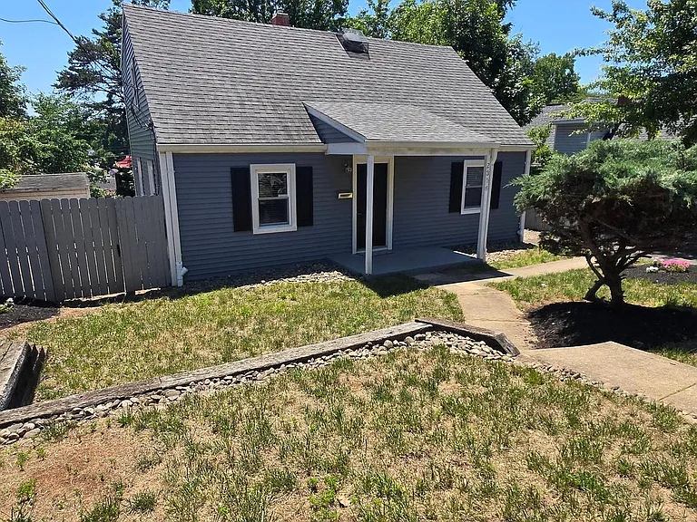 2306 Fort Dr — Photo 13