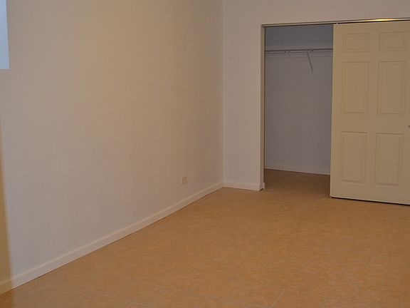 3rd image of 3653 W Belle Plaine Ave