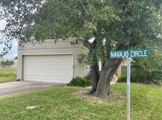 102 Navajo Cir, Rockport, TX 78382
