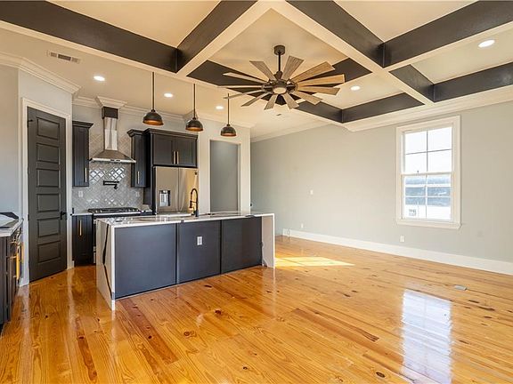 5th image of 227 Pacific Ave #227