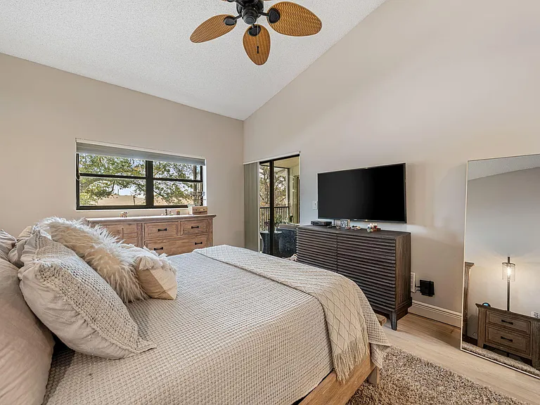 3006 Black Oak Ct #3006 — Photo 16