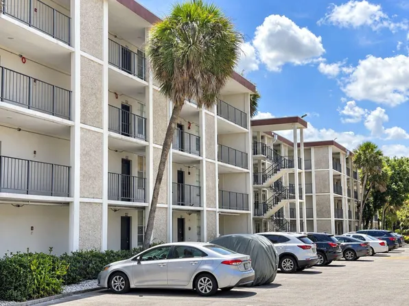 2650 NW 49TH Avenue #118, Lauderdale Lakes, FL 33313