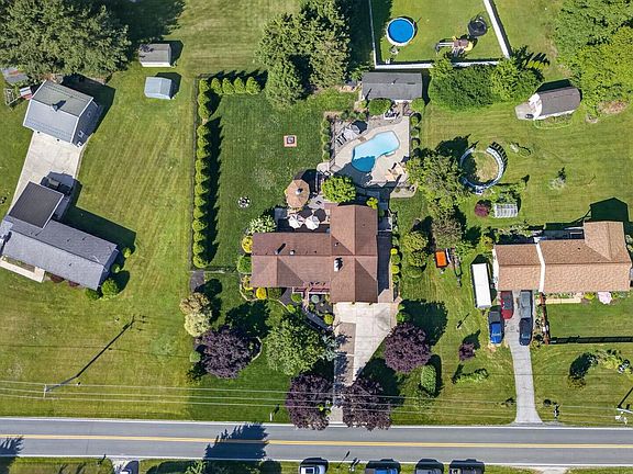 2nd image of 3921 Saint Paul Rd